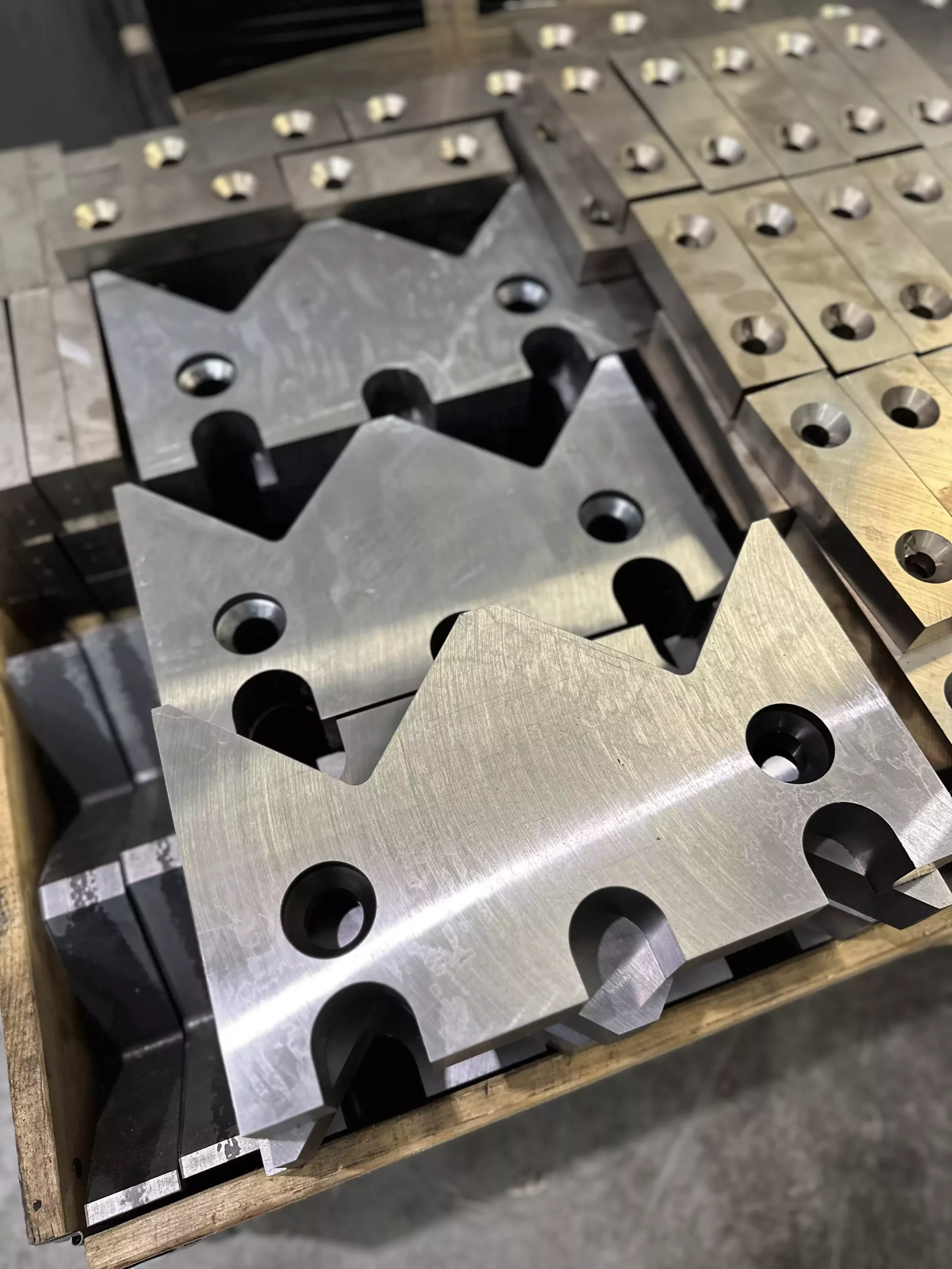 KNIFE PRODUCTION