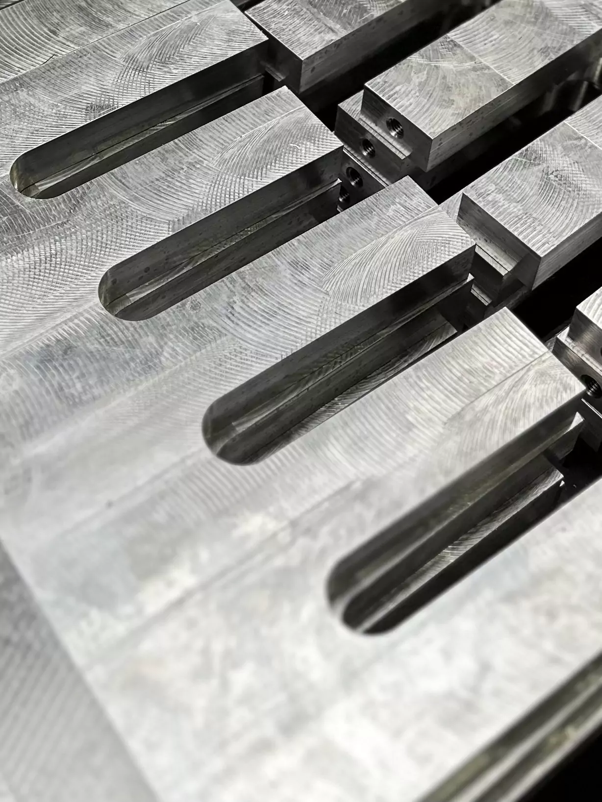 photo showing knives for forestry equipment