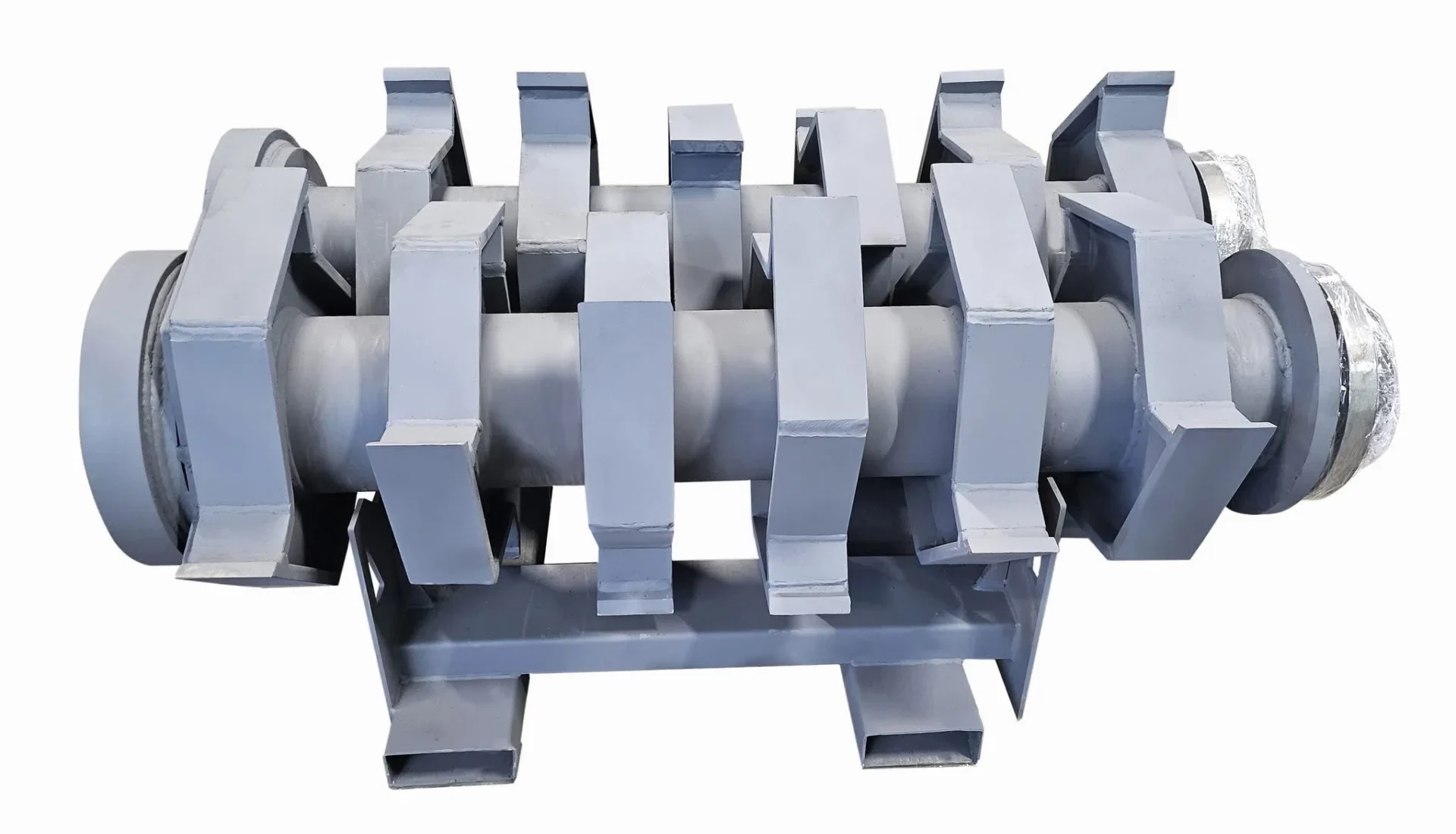 Isolated side view of a grey Tunsrec CONCRETE 9/2 V22 shredder shaft for Eggersmann Impaktor 250, highlighting its robust full rod construction.